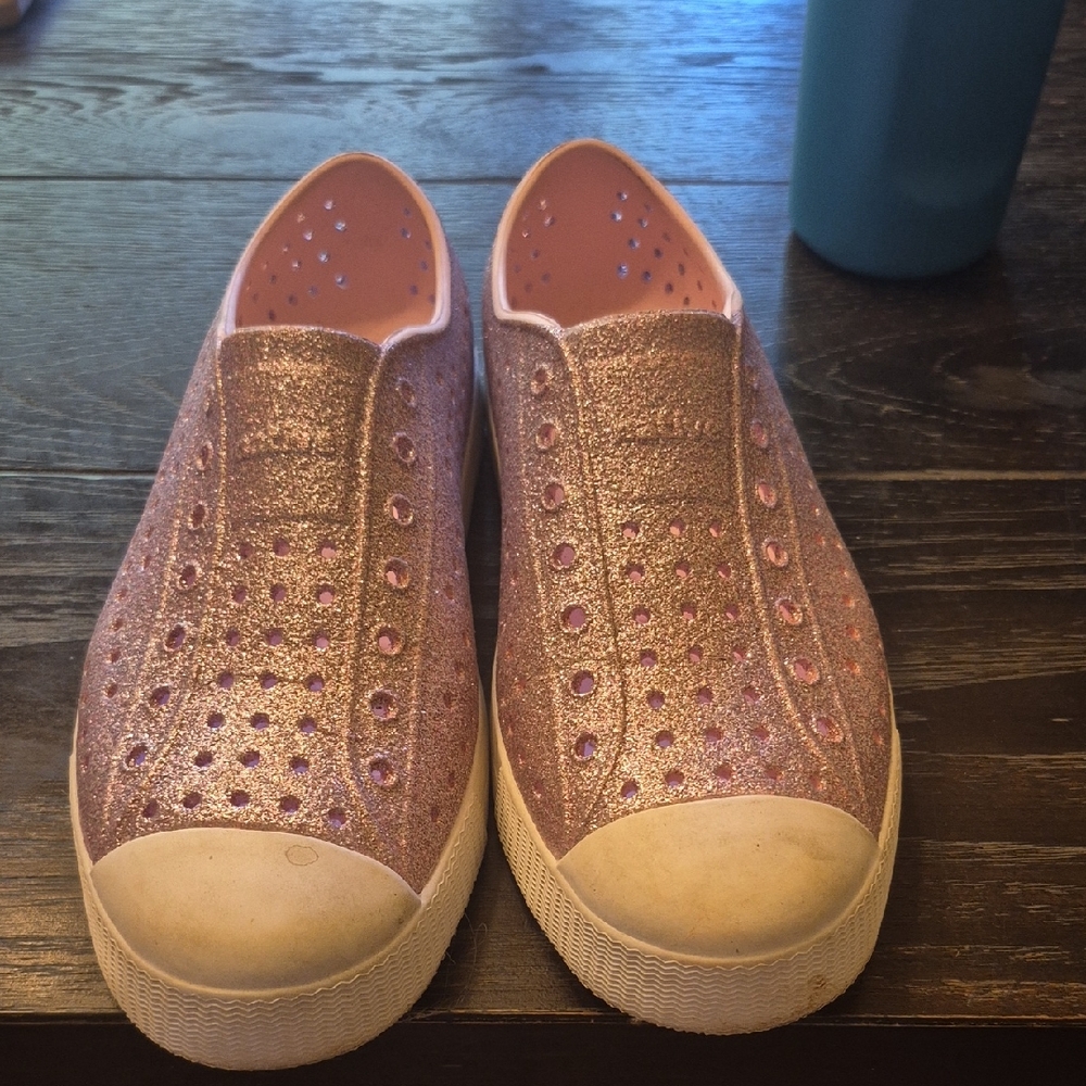 Native Kids Shoes in Glittery Pink and Cream